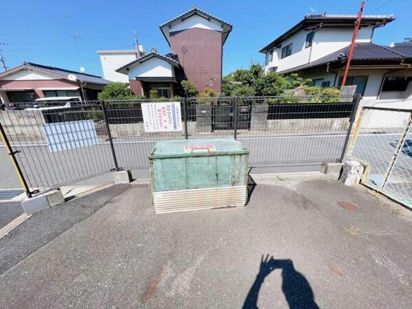 八幡宮 徒歩3分 2階の物件外観写真